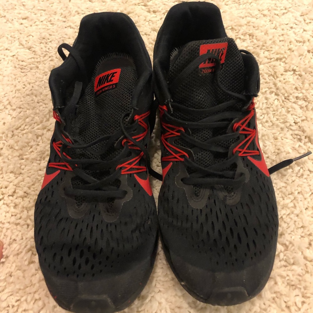 Men’s size 11 Nike Winflo 5